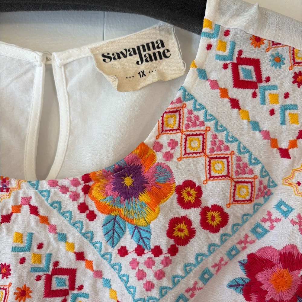 NWOT Savanna Jane White Blouse with Colorful Embroidery - Picture 2 of 6